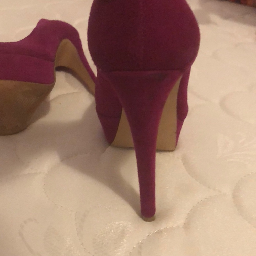 High Heels - Picture 4 of 4